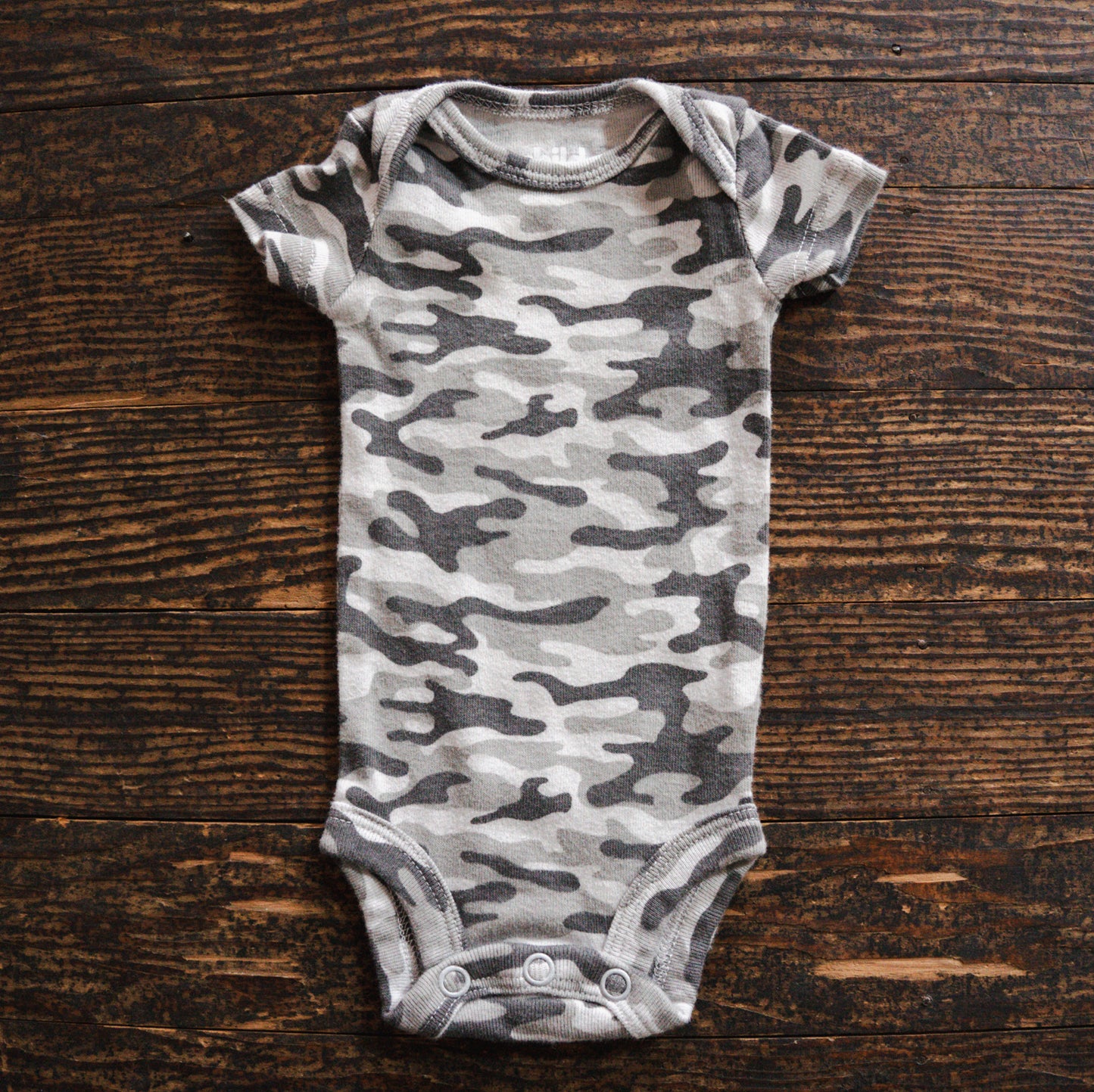 Grey Camo Bodysuit: preemie