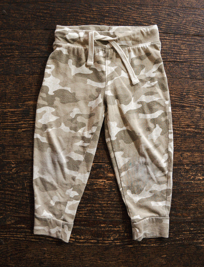 Beige Camo Sweatpants: 2T