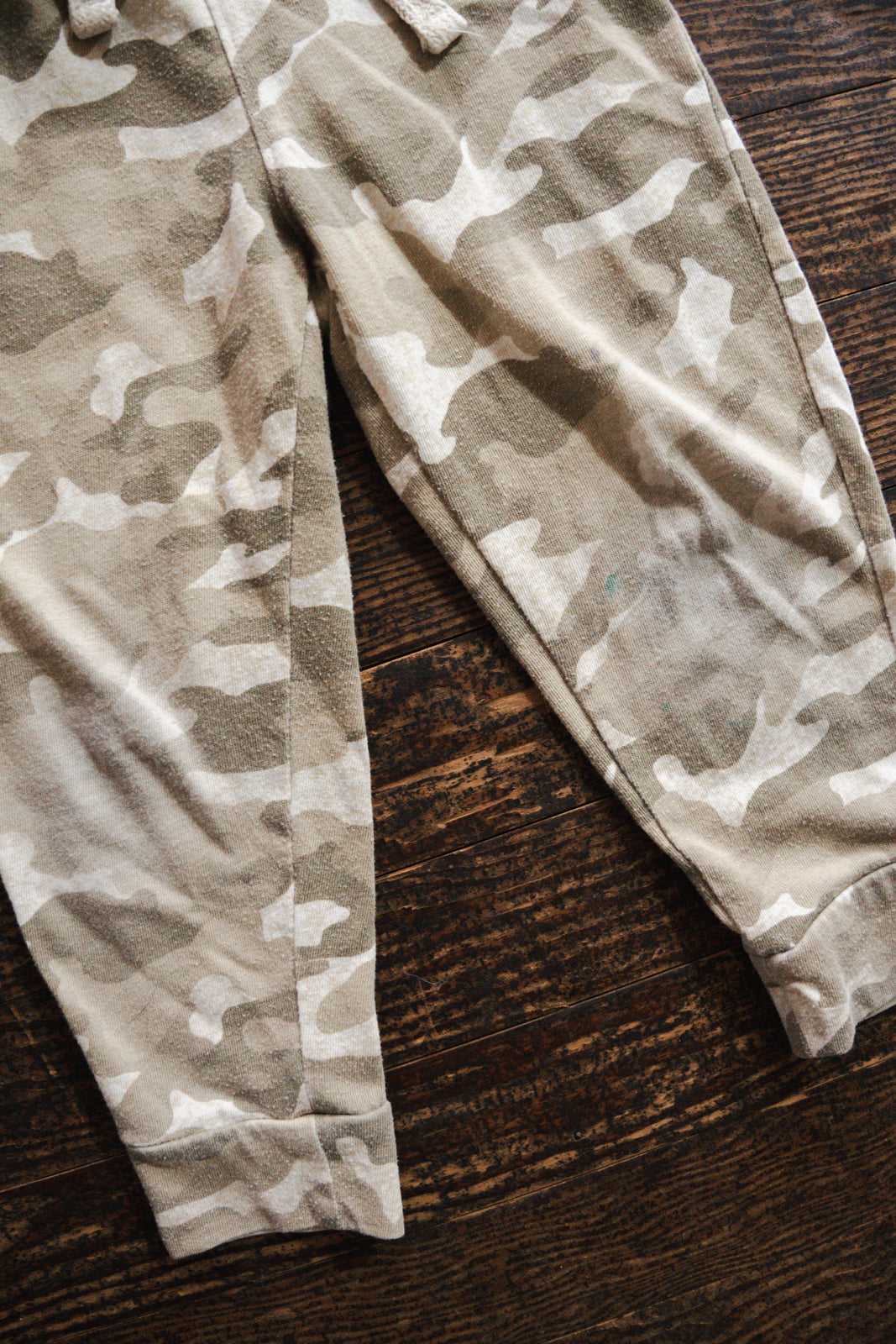 Beige Camo Sweatpants: 2T