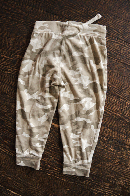 Beige Camo Sweatpants: 2T