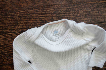 White Waffle Long Sleeve Bodysuit: 0-3mos