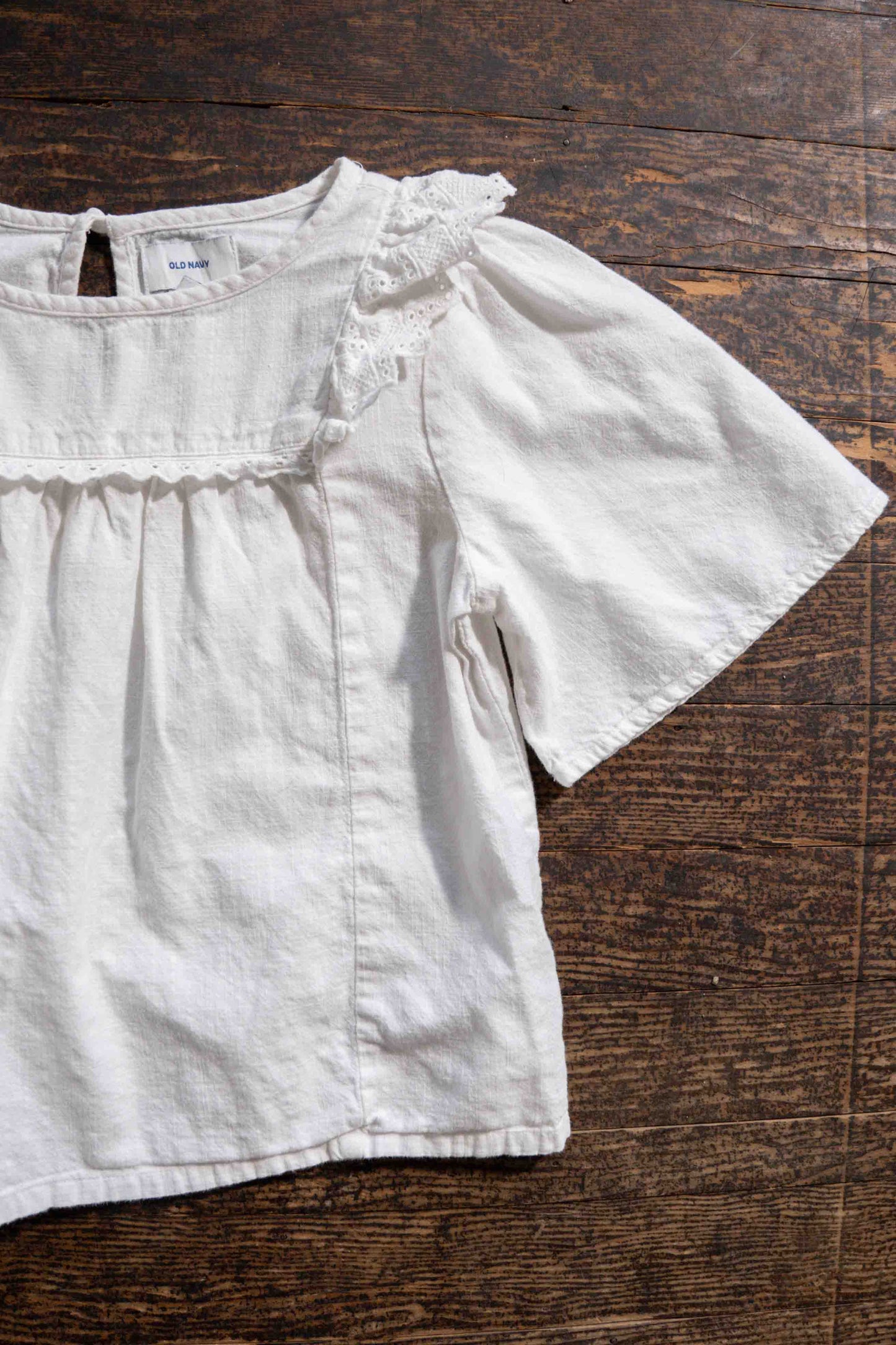 White Lacey Flowy Blouse: 6-7yr