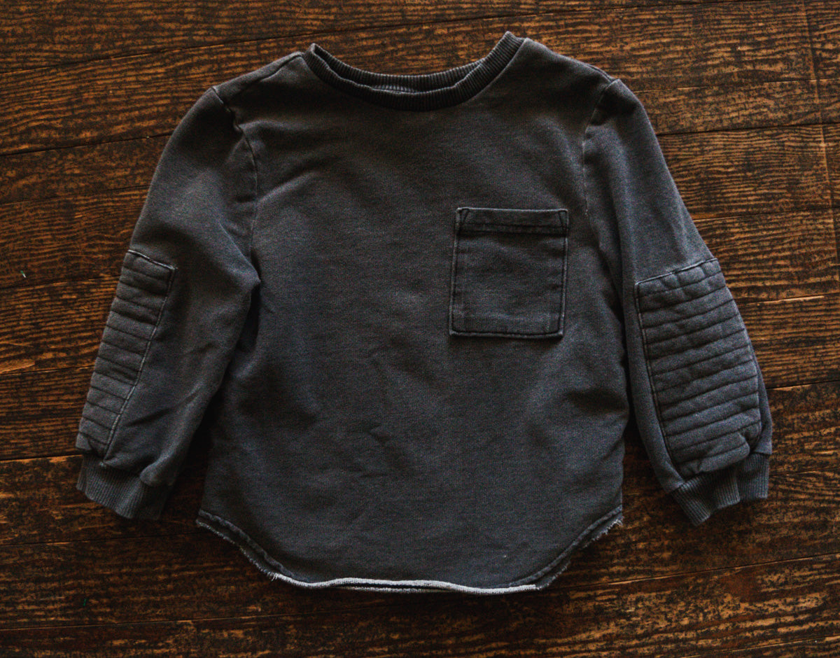 Charcoal Grey Raw Hem Shirt: 3T