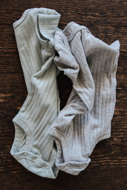 Heather Grey Ribbed Bodysuit: 0-3mos